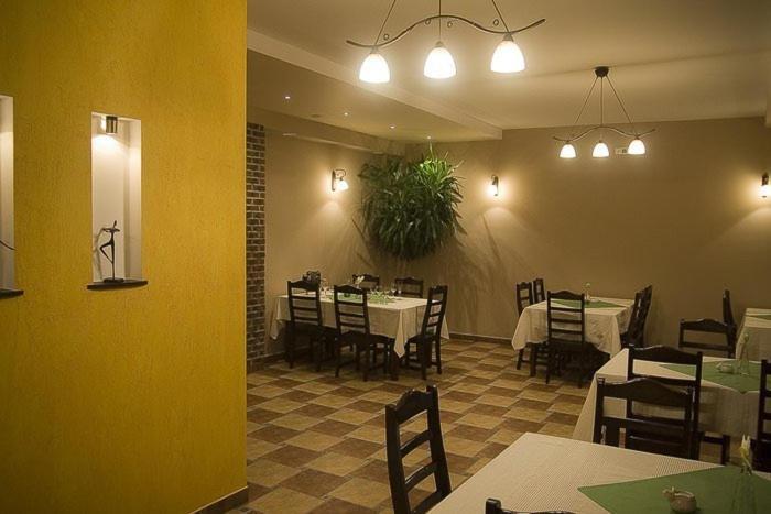 Hotel Labedy Гливице Екстериор снимка