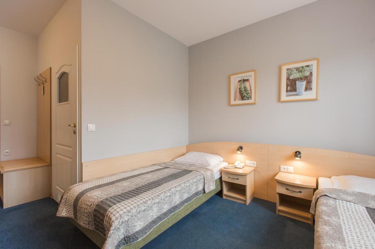 Hotel Labedy Гливице Екстериор снимка