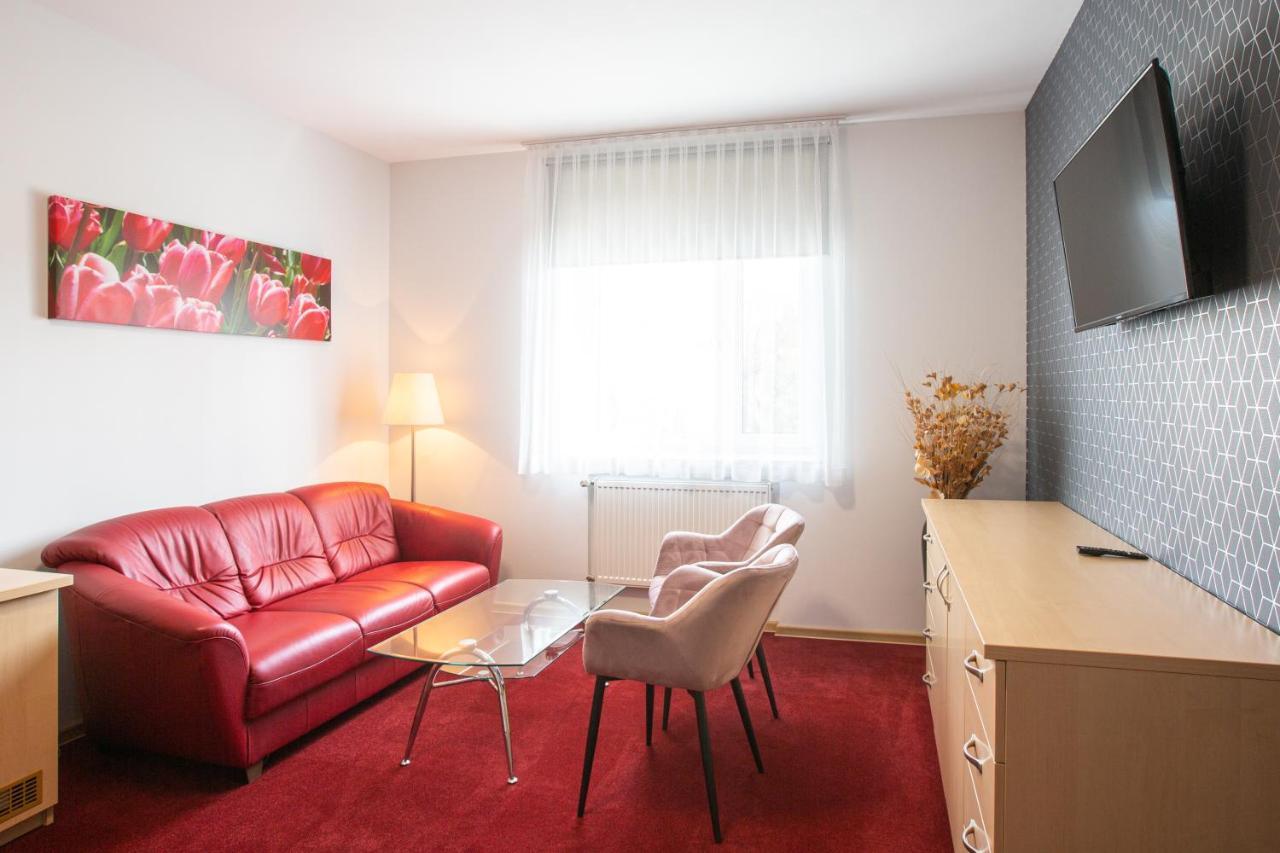 Hotel Labedy Гливице Екстериор снимка